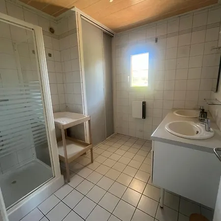 Maison Familiale Confort Jusqu'a 8 Personnes * Beauchamps (Manche)